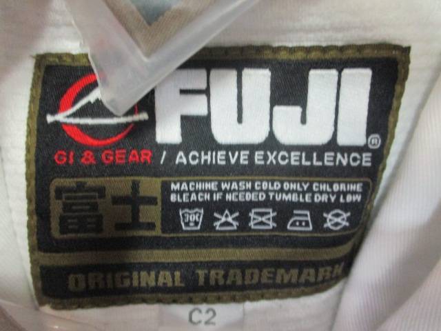 Load image into Gallery viewer, Fuji KARATE GI Set White
