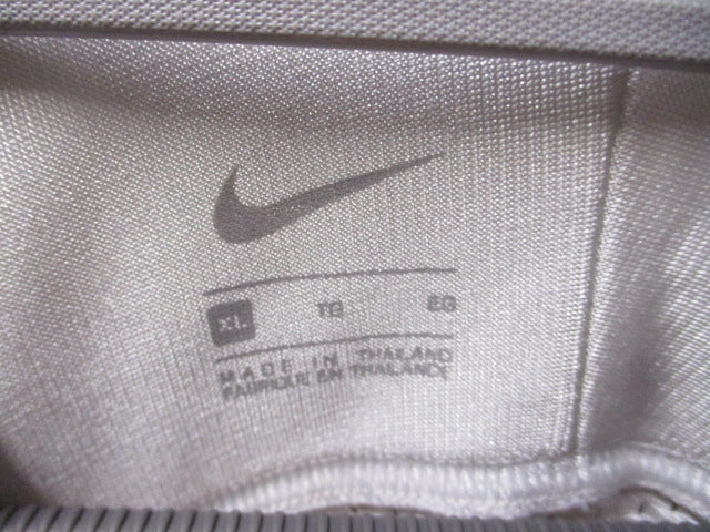 Load image into Gallery viewer, Used Nike White Football Jersey Youth XL
