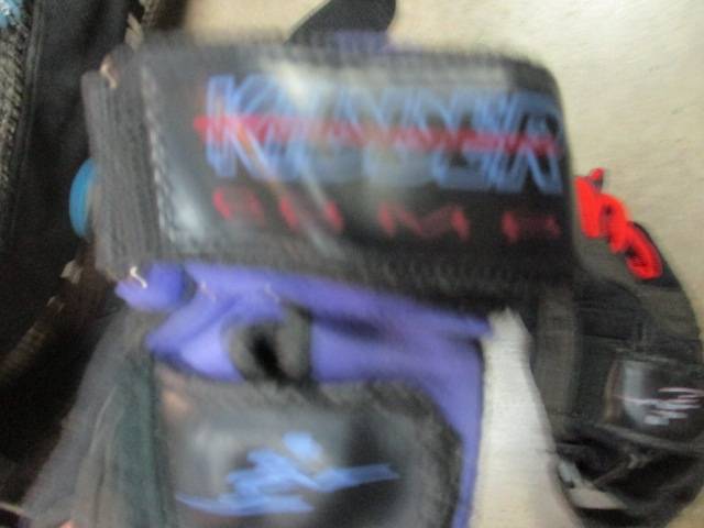 Load image into Gallery viewer, Used Kidderr Size XS WATER SPORT GLOVES
