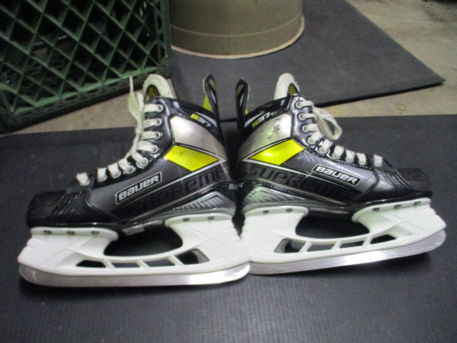 Load image into Gallery viewer, Used Bauer S37 Hockey Skates Size 4
