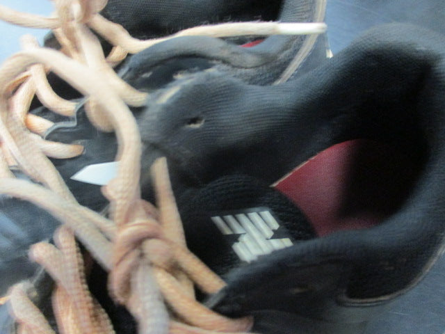 Load image into Gallery viewer, Used New Balance Cleats Size 4 (DAMAGE ON CLEATS)
