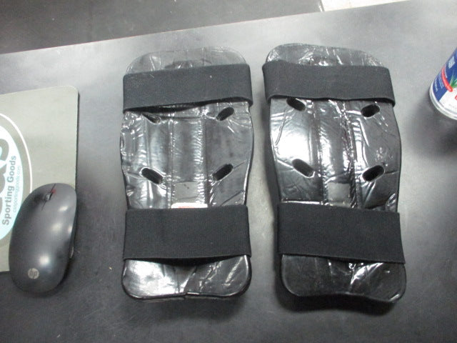 Load image into Gallery viewer, Used Goshin &amp; Judo Karate Foam Shin Guards
