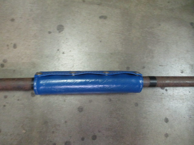 Load image into Gallery viewer, Used Vintage 64&quot; Straight Bar w/ Collar 18.5lbs
