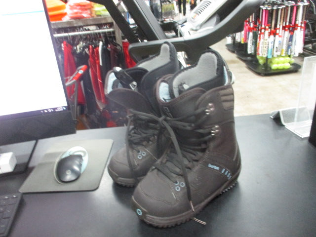 Load image into Gallery viewer, Used Burton Womens Freestyle Snowboard Boots Size 5.5 (Glue Coming Undone)
