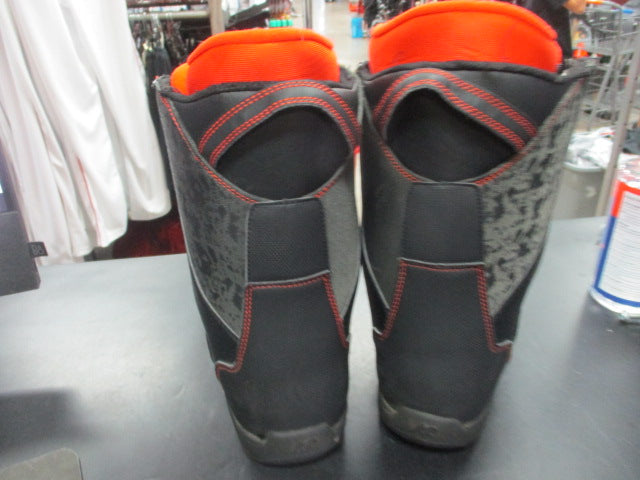 Load image into Gallery viewer, Used K2 Vandal Snowboard Boots Size 5
