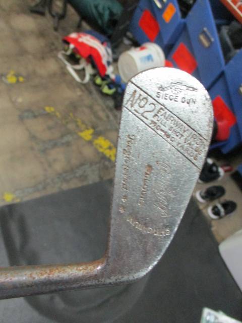 Load image into Gallery viewer, Vintage Rawlings #2 Wood Shaft fairway 2 Iron
