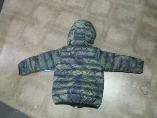 Load image into Gallery viewer, New Boys Dynamic Puffer Jacket Camo Size L (7)
