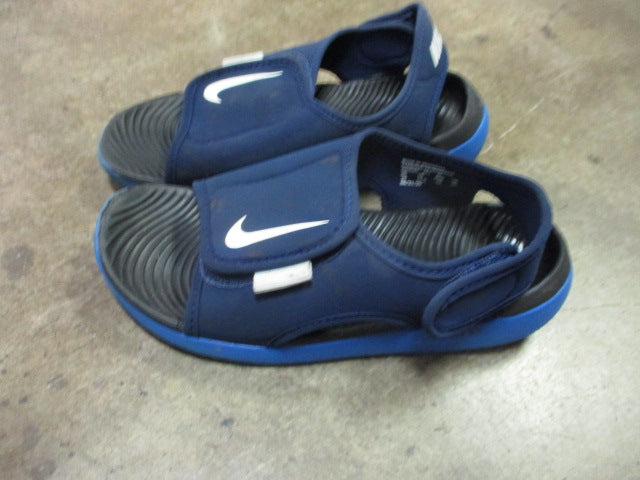 Load image into Gallery viewer, Used Nike Waterproof Sandals Size 1Y
