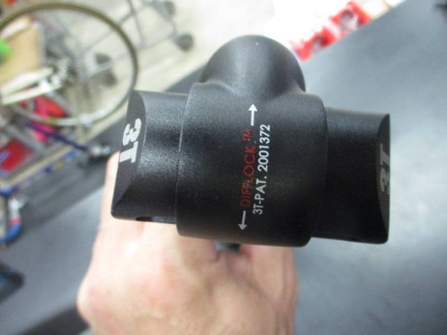 Load image into Gallery viewer, Used Ionic 25 Pro 3T Seat Post
