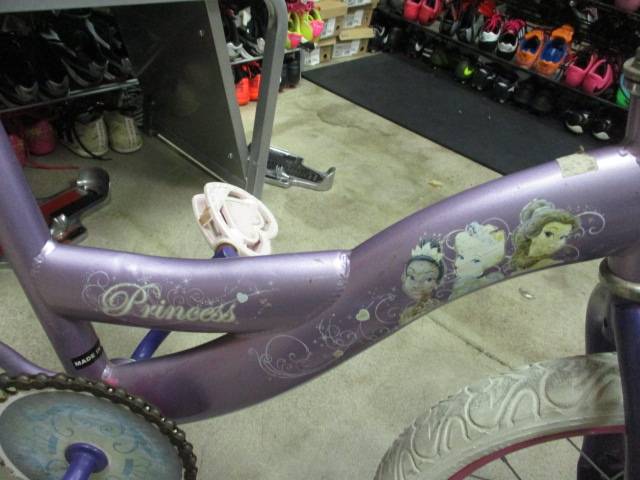 Load image into Gallery viewer, Used Huffy Princess 16&quot; Girls Bike
