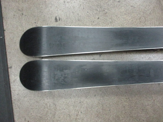 Load image into Gallery viewer, Used Elan Lil Spice 110cm Junior Skis
