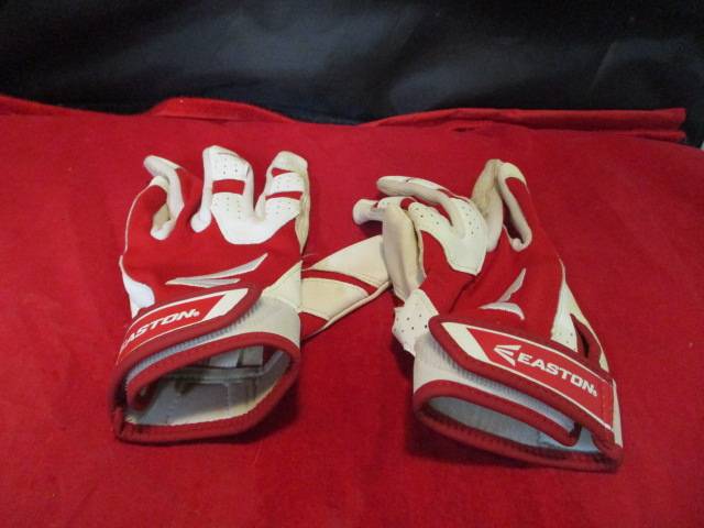 Load image into Gallery viewer, Used Easton Batters Glove Size Youth Medium
