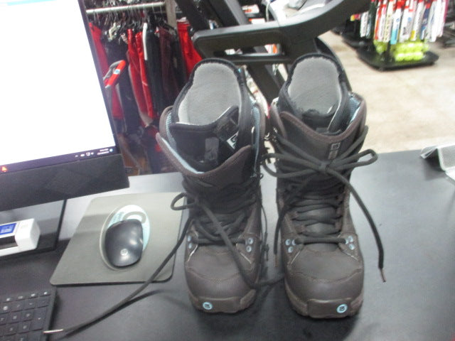 Load image into Gallery viewer, Used Burton Womens Freestyle Snowboard Boots Size 5.5 (Glue Coming Undone)
