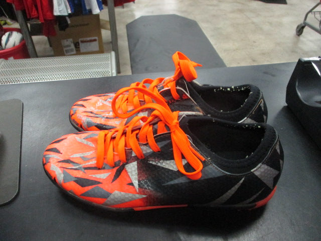 Load image into Gallery viewer, Used Tiebao Soccer Turf Soccer Shoes
