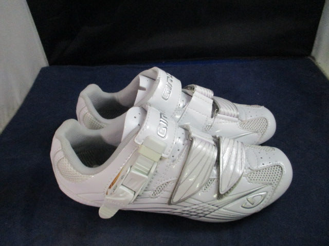 Load image into Gallery viewer, Used Giro Solara  Road Bike Shoes Women Size 6.5
