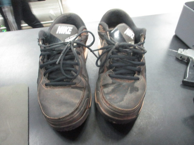 Load image into Gallery viewer, Used Nike MVP Pregame Turf Size 8.5
