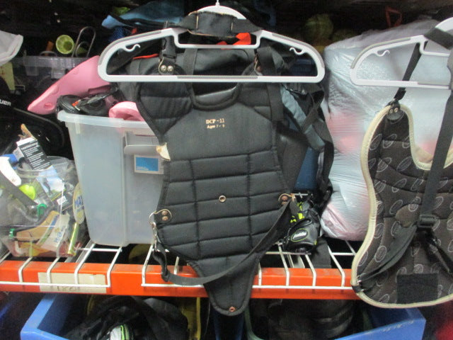 Load image into Gallery viewer, Used Diamond DCP-11 Ages 7-9 Catcher&#39;s Chest Protector
