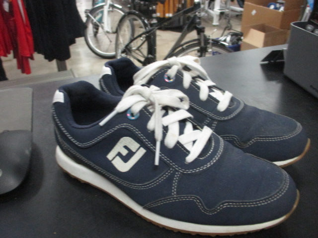 Load image into Gallery viewer, Used Foot Joy Golf Shoes Size 7

