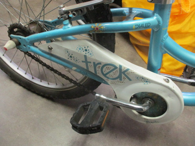 Load image into Gallery viewer, Used Trek Mystic 20&quot; Single Speed Bicycle
