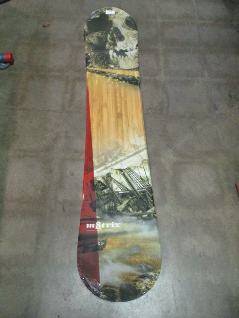 Load image into Gallery viewer, New M8trix Mutiny All Mountain Snowboard Deck 144cm
