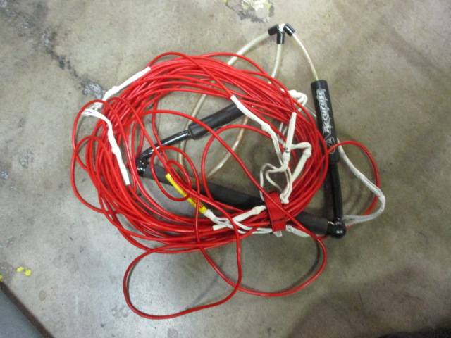 Load image into Gallery viewer, Used Accurate Cable Tow rope With Handle
