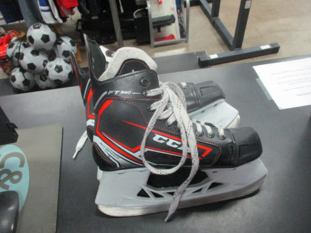 Load image into Gallery viewer, Used CCM Jetspeed FT340 Hockey Skates Size 4
