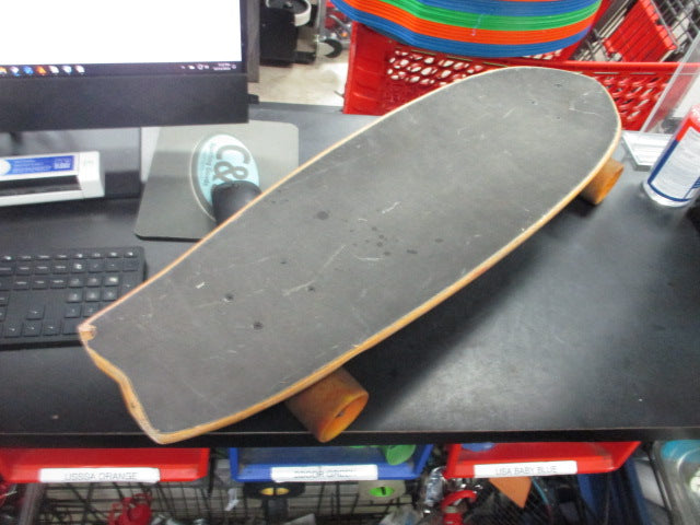 Load image into Gallery viewer, Used Airwalk 29.5&quot; Cruiser Board (Tail Is chipped)
