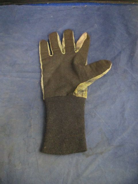 Load image into Gallery viewer, Used Mesh Hunting Glove - right hand only
