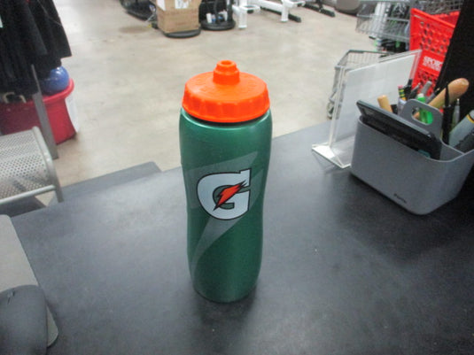New Gatorade 32 oz Squeeze btl Water Bottles
