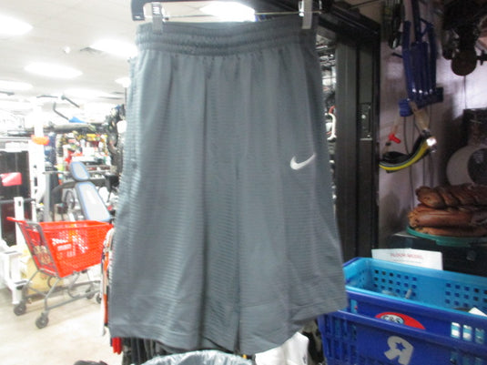 Nike Grey Basketball Shorts Size Large With Pockets