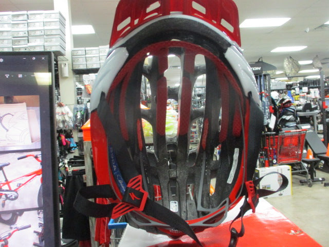 Load image into Gallery viewer, Specialized S3 Bicycle Helmet Size Medium 54-60 cm
