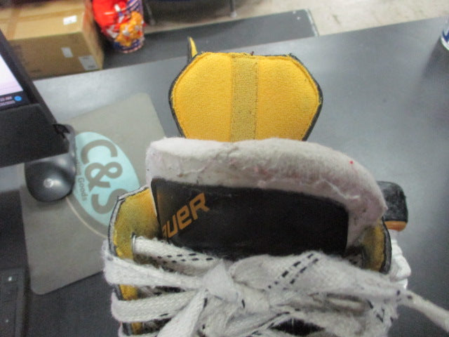 Load image into Gallery viewer, Used Bauer S160 Hockey Skates Size 4.5
