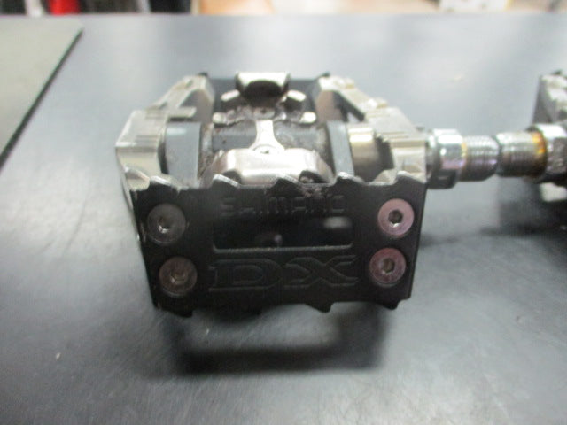 Load image into Gallery viewer, Used Shimano DX D-M646 Clip In Bike Pedals
