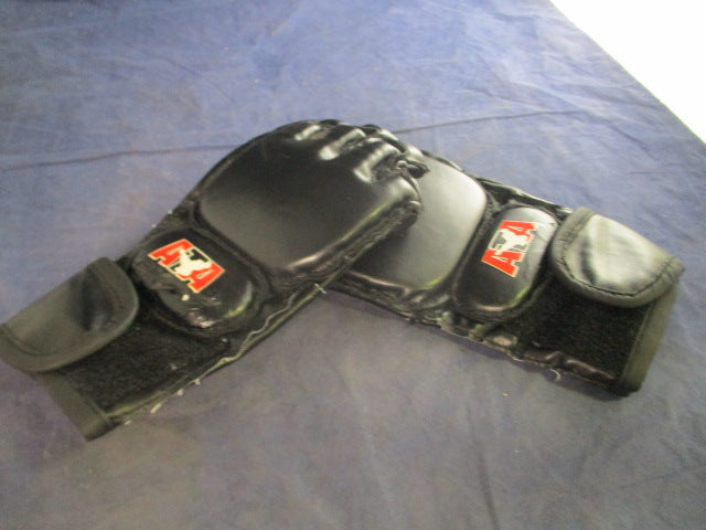 Load image into Gallery viewer, Used ATA Taekwondo Gloves Size Adult S/M
