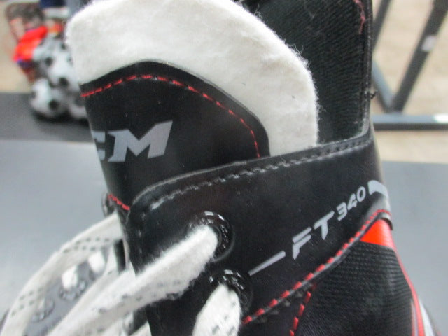 Load image into Gallery viewer, Used CCM Jetspeed FT340 Hockey Skates Size 4
