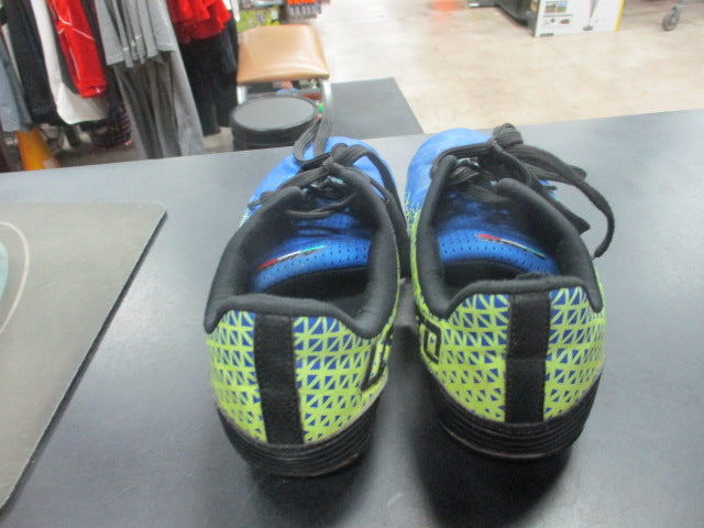 Load image into Gallery viewer, Used Lotto Forza Soccer Cleats Size 4 (Holes on Back of Heel)
