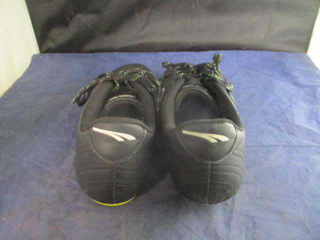 Load image into Gallery viewer, Used Puma Procat Soccer Cleats Youth Size 4
