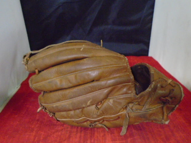 Load image into Gallery viewer, Used Vintage MacGregor Leather M2TS Baseball Glove
