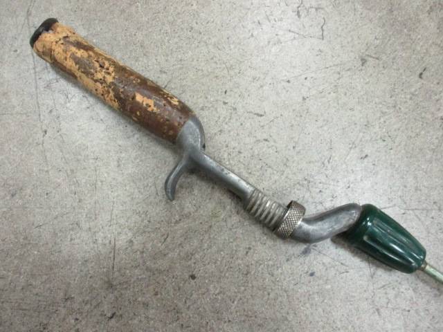 Load image into Gallery viewer, Used Vintage 5ft Fishing Rod
