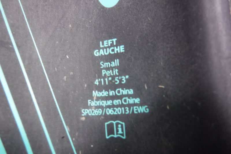 Load image into Gallery viewer, Used Nike Mercurial Size Small Slip In Shin Guards
