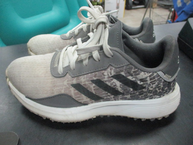 Load image into Gallery viewer, Used Adidas Turf Shoes Size 2.5
