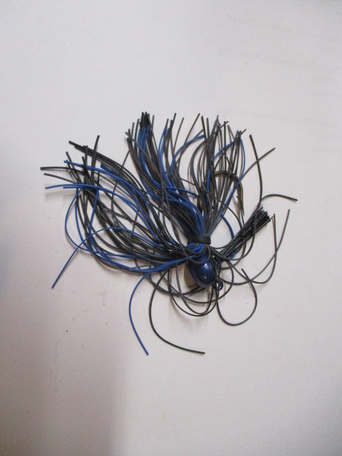 Load image into Gallery viewer, Used Blue &amp; Grey Chatterbait Lure
