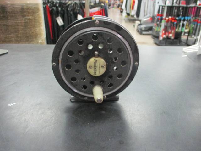 Load image into Gallery viewer, Used Vintage Pflueger Medalist Fly Wheel
