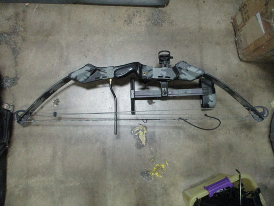Used Strato Flite Express Game Series Compound Bow NEEDS TO BE RESTRUNG