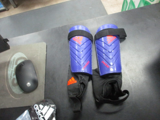 Load image into Gallery viewer, Adidas Predator Club Soccer Shin Guards Size Large
