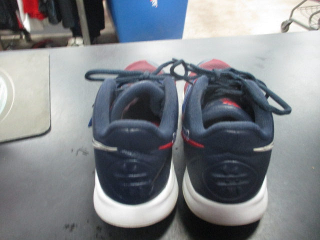 Load image into Gallery viewer, Used Nike Kyrie Irving Basketball Shoes Size 4
