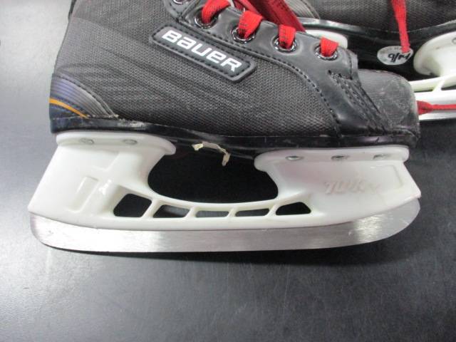 Load image into Gallery viewer, Used Bauer Supreme 140 Youth Hockey Skates Size 13Y
