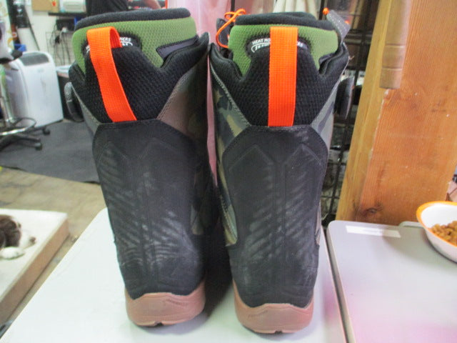 Load image into Gallery viewer, Used ThirtyTwo Lashed Double BOA Snowboard Boots Size 7.5
