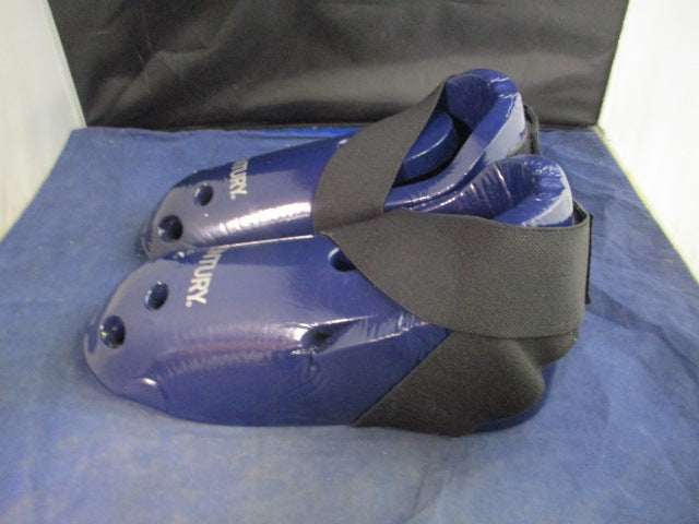 Load image into Gallery viewer, Used Century Karate Sparring Shoes Adult Size Small

