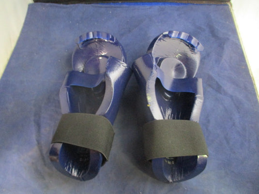 Used Century Karate Sparring Gloves Adult Size Small